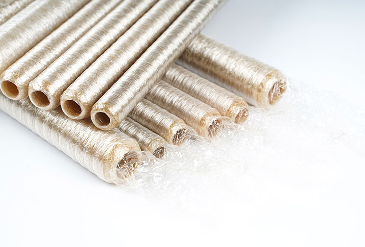 What's the difference between natural and artificial casings